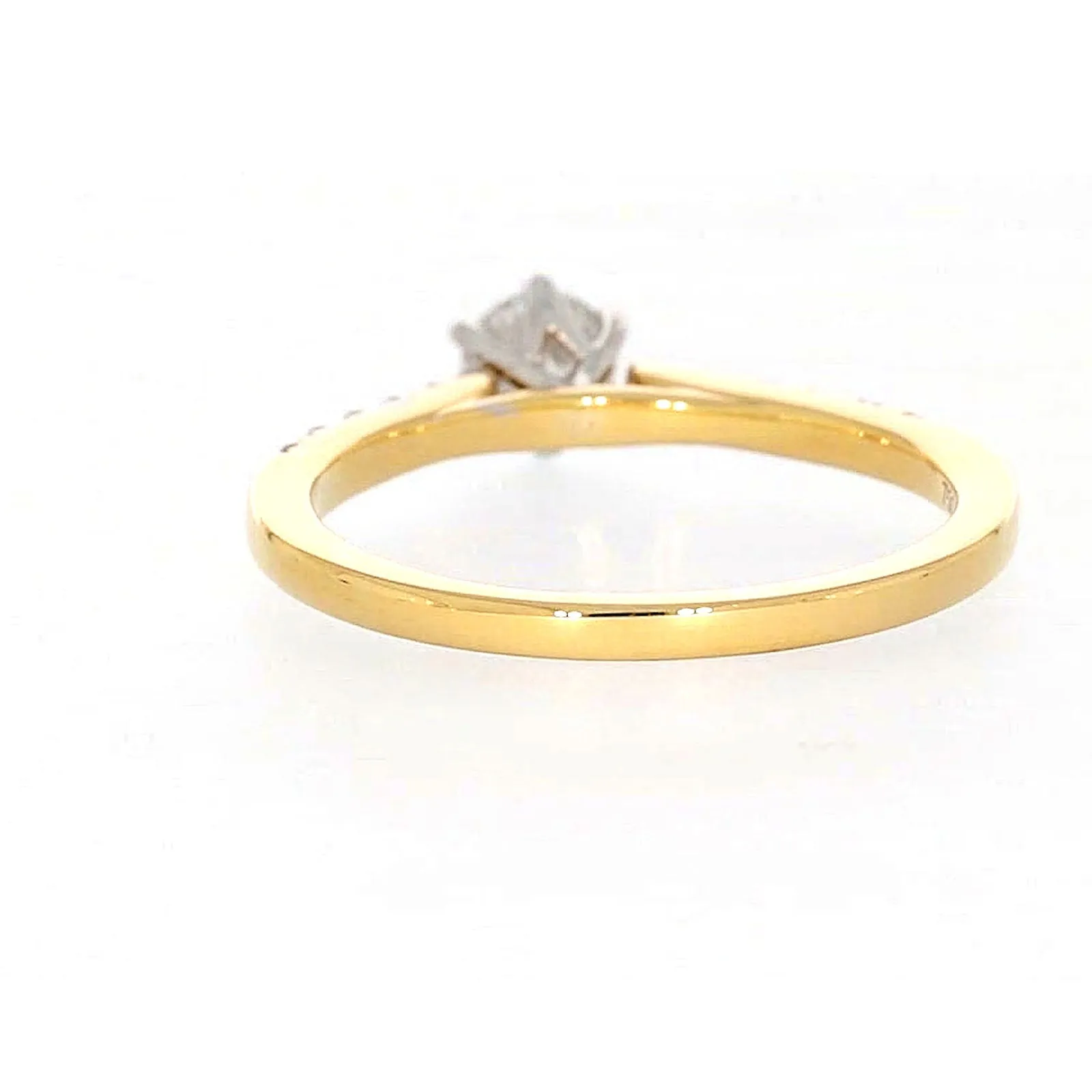 18ct Two Tone Gold Round Brilliant Cut with 0.70 CARAT tw of Diamonds Ring