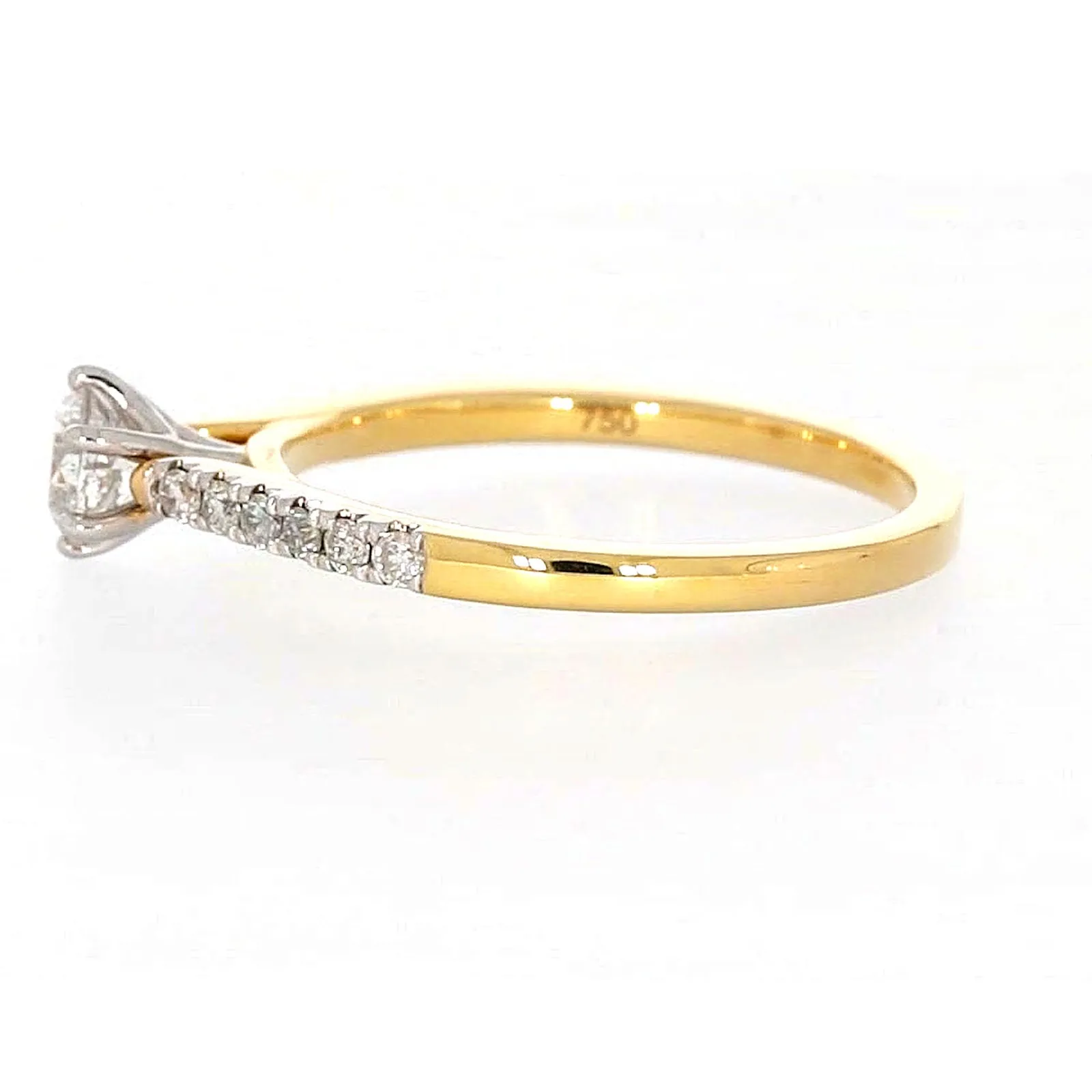 18ct Two Tone Gold Round Brilliant Cut with 0.70 CARAT tw of Diamonds Ring