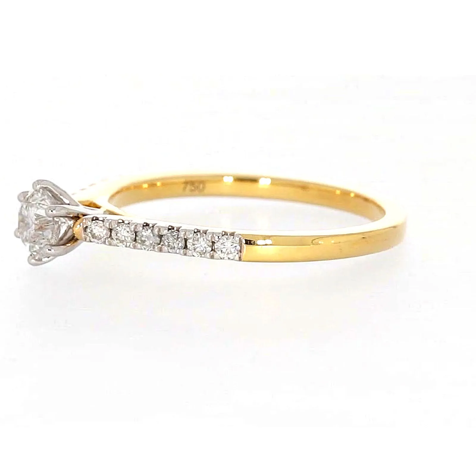 18ct Two Tone Gold Round Brilliant Cut with 0.70 CARAT tw of Diamonds Ring