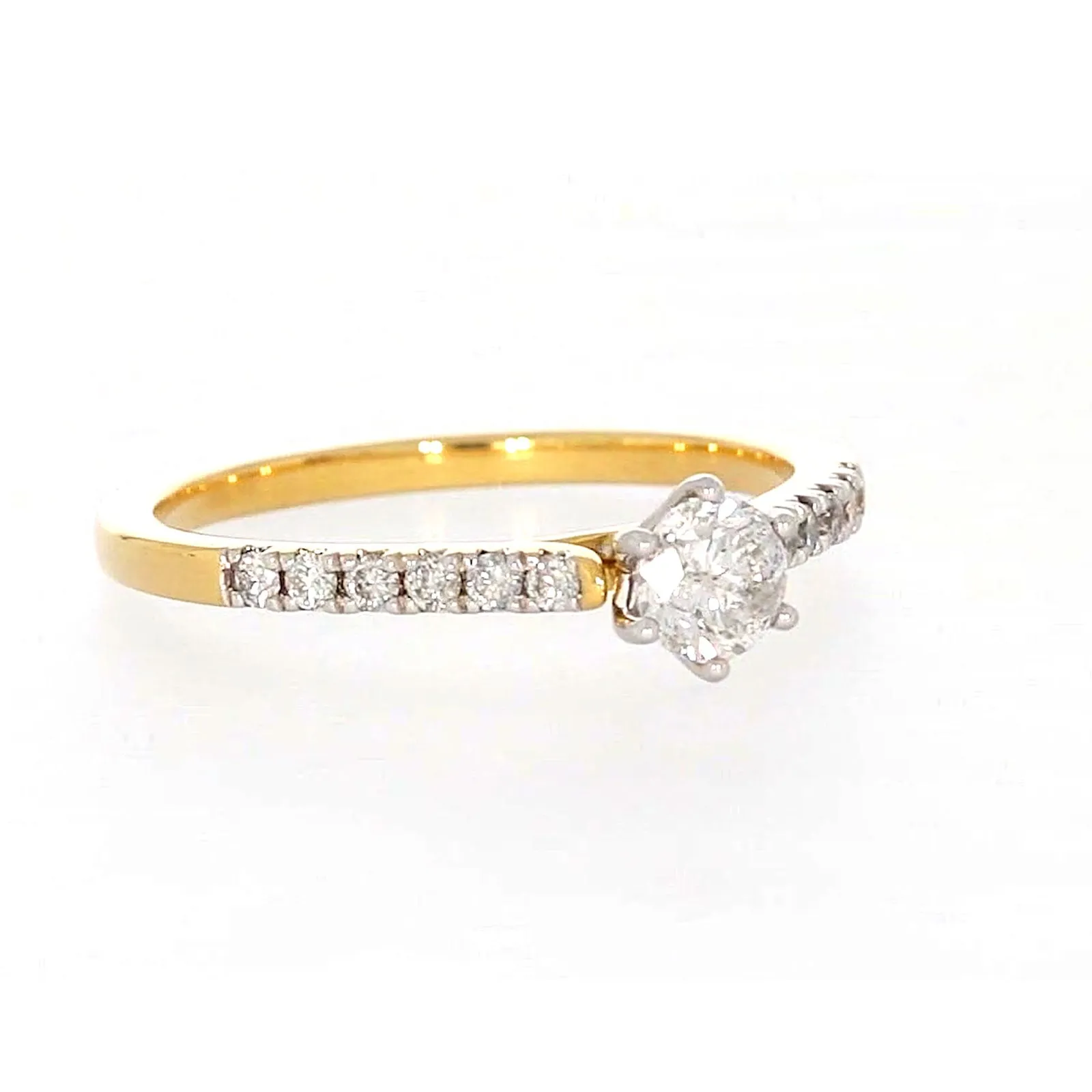 18ct Two Tone Gold Round Brilliant Cut with 0.70 CARAT tw of Diamonds Ring