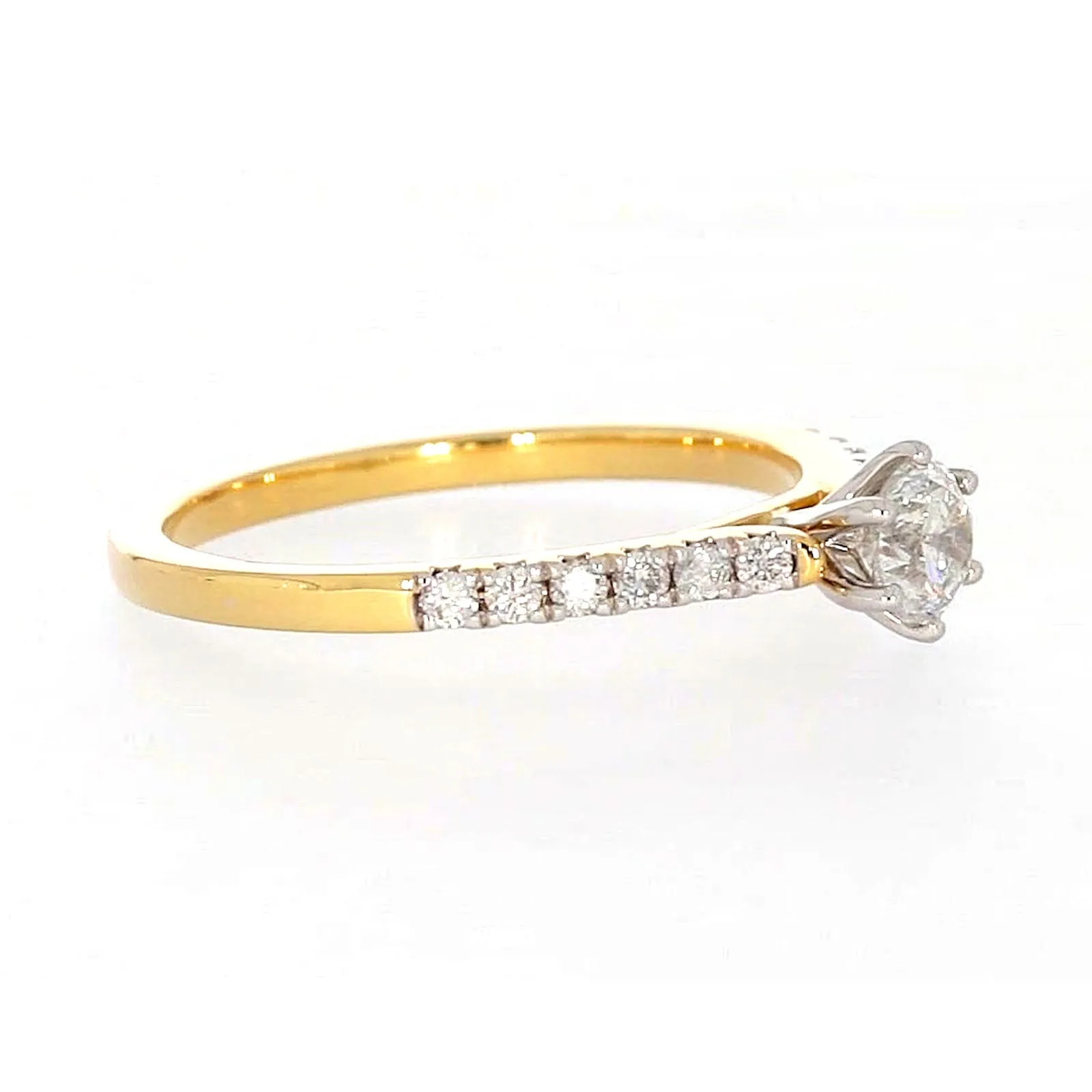 18ct Two Tone Gold Round Brilliant Cut with 0.70 CARAT tw of Diamonds Ring