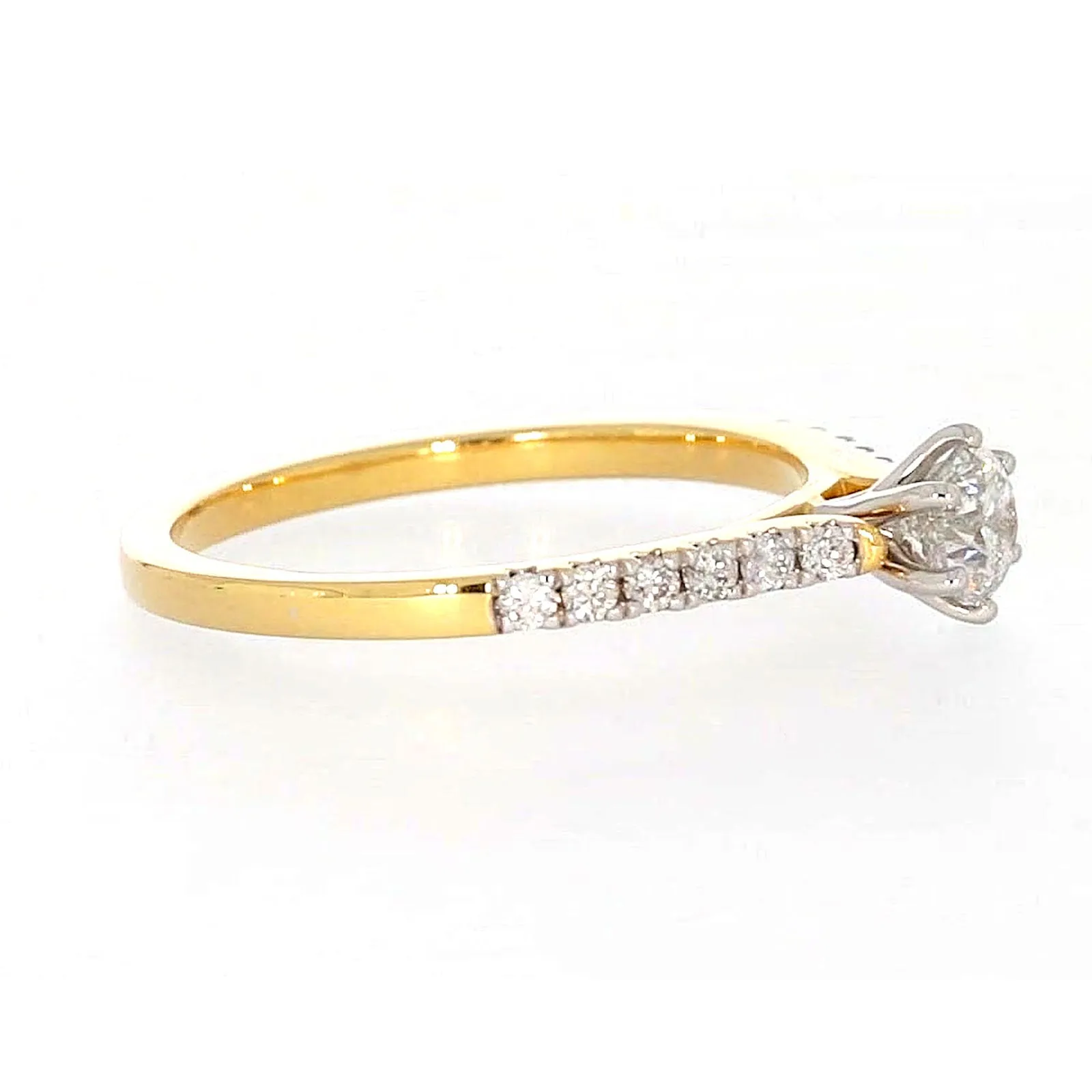 18ct Two Tone Gold Round Brilliant Cut with 0.70 CARAT tw of Diamonds Ring