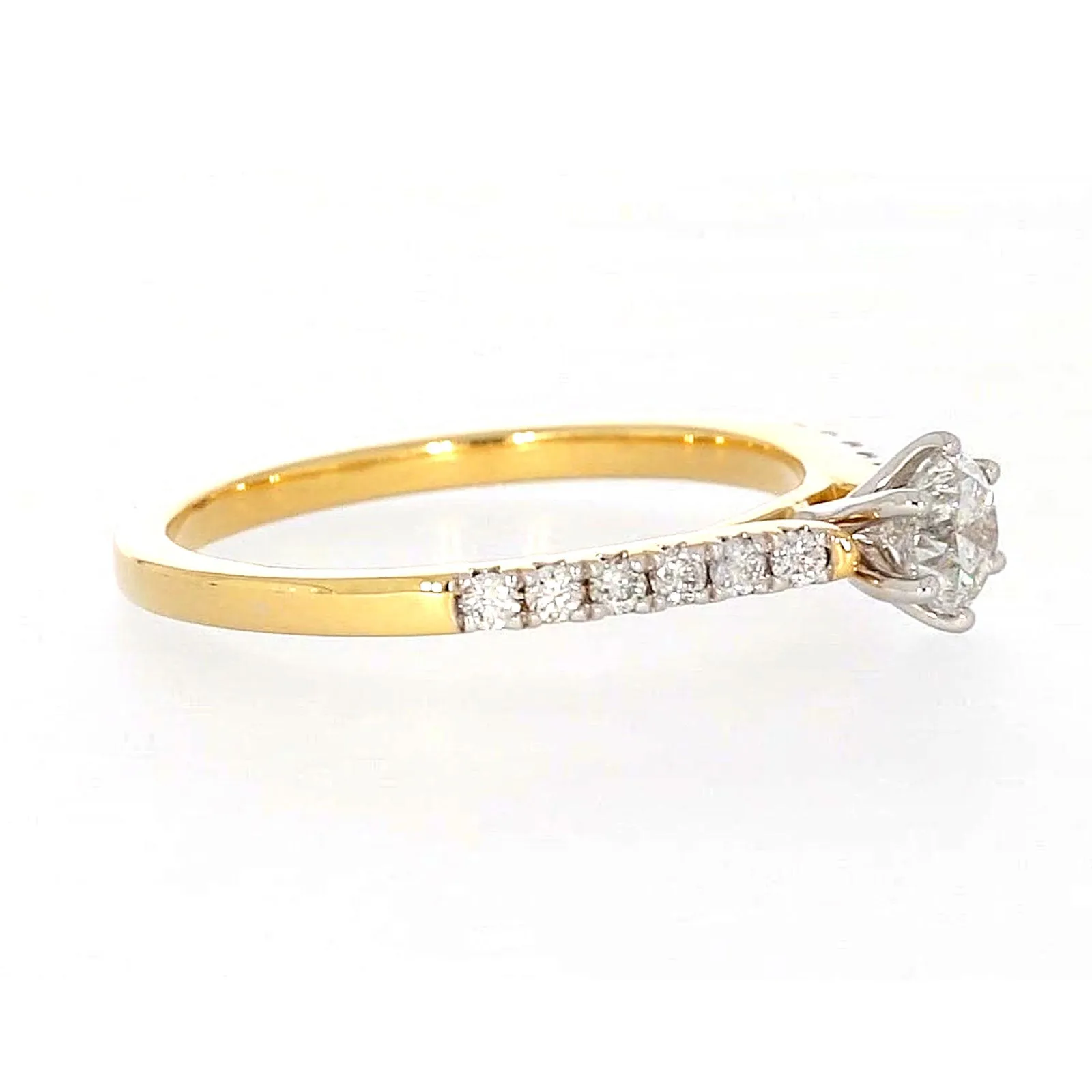 18ct Two Tone Gold Round Brilliant Cut with 0.70 CARAT tw of Diamonds Ring