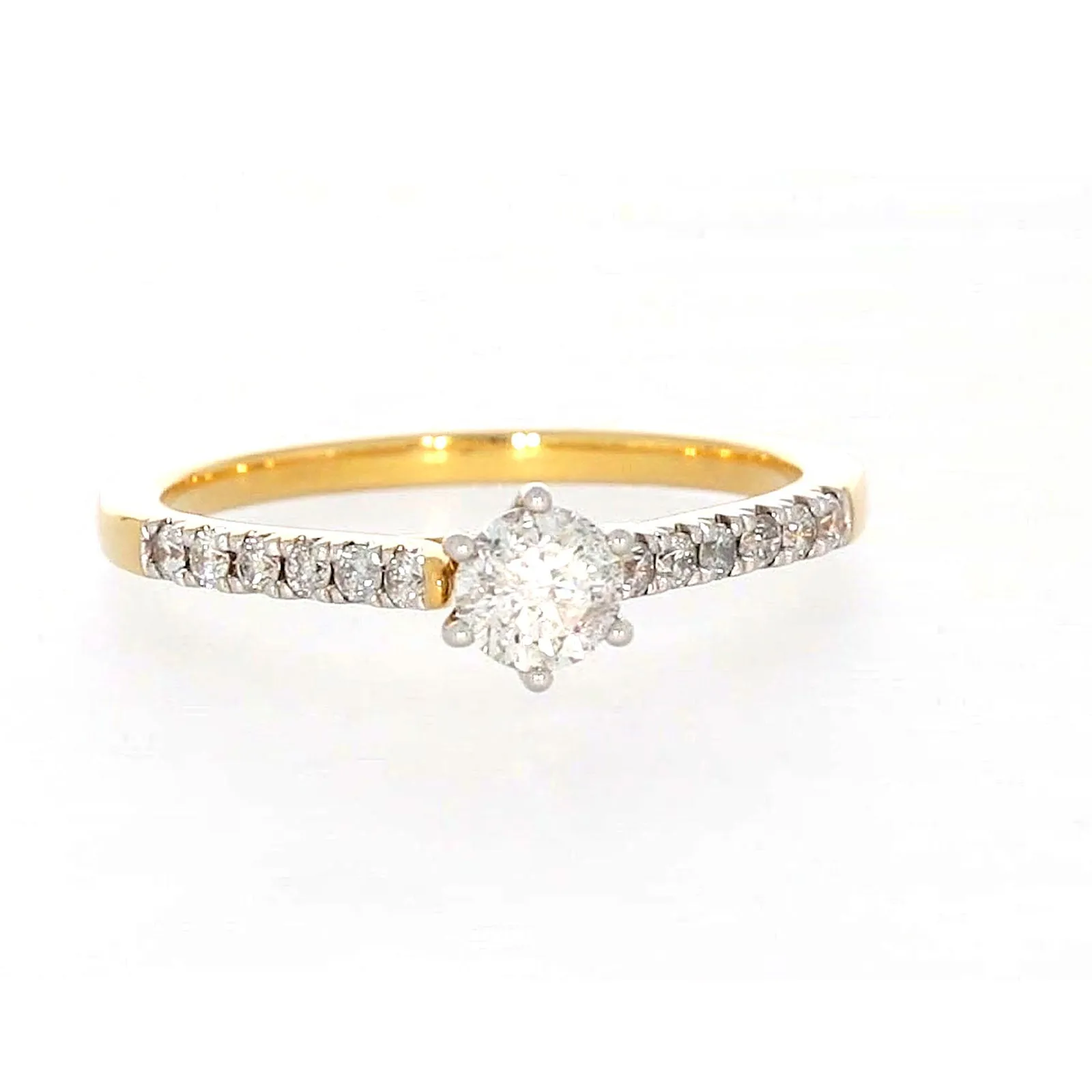 18ct Two Tone Gold Round Brilliant Cut with 0.70 CARAT tw of Diamonds Ring