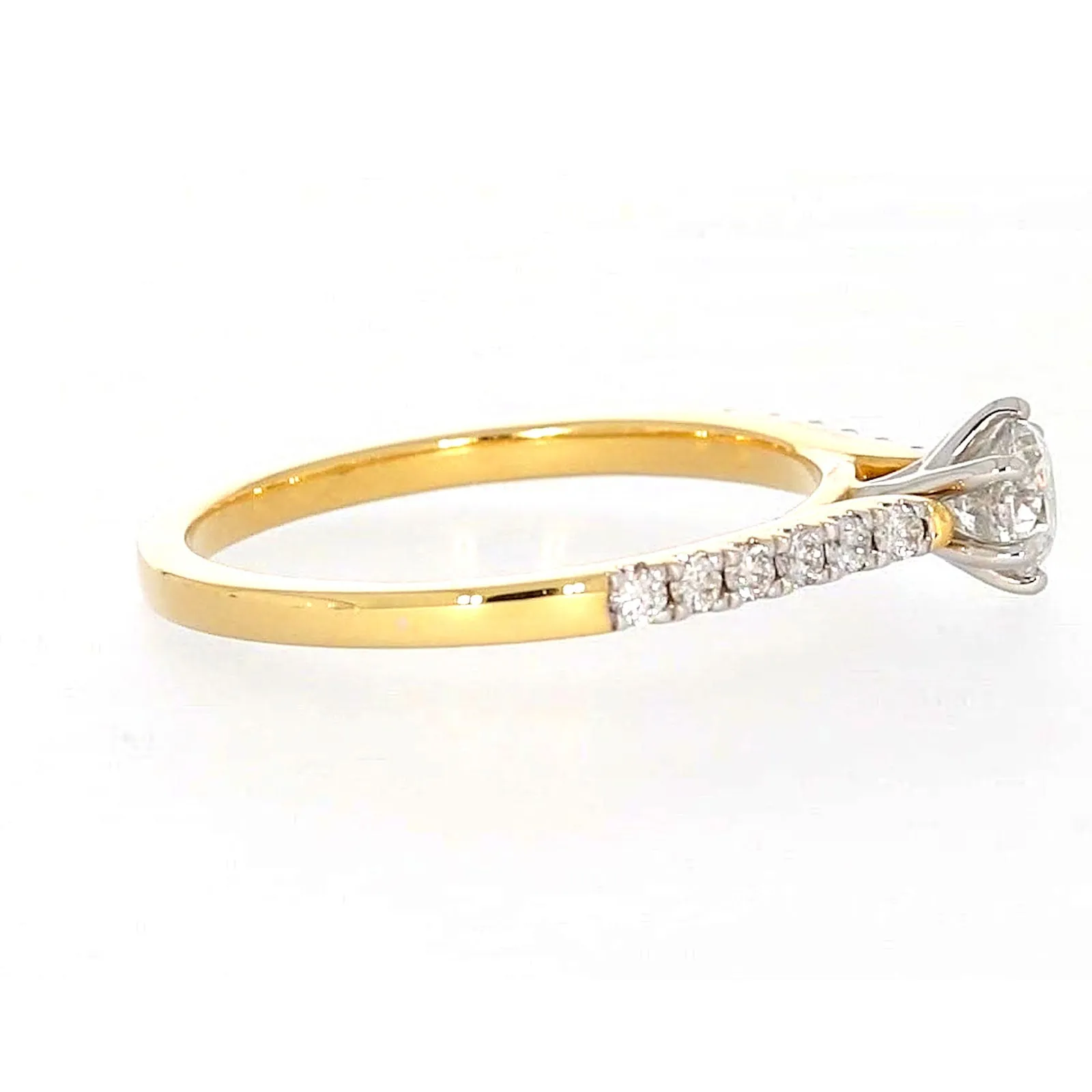 18ct Two Tone Gold Round Brilliant Cut with 0.70 CARAT tw of Diamonds Ring