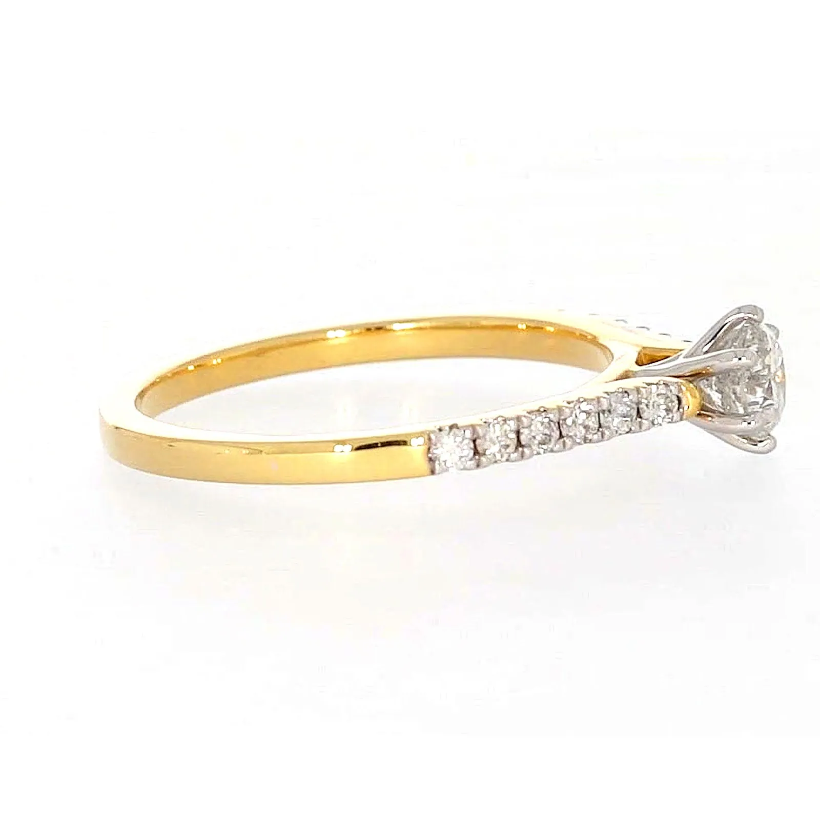 18ct Two Tone Gold Round Brilliant Cut with 0.70 CARAT tw of Diamonds Ring