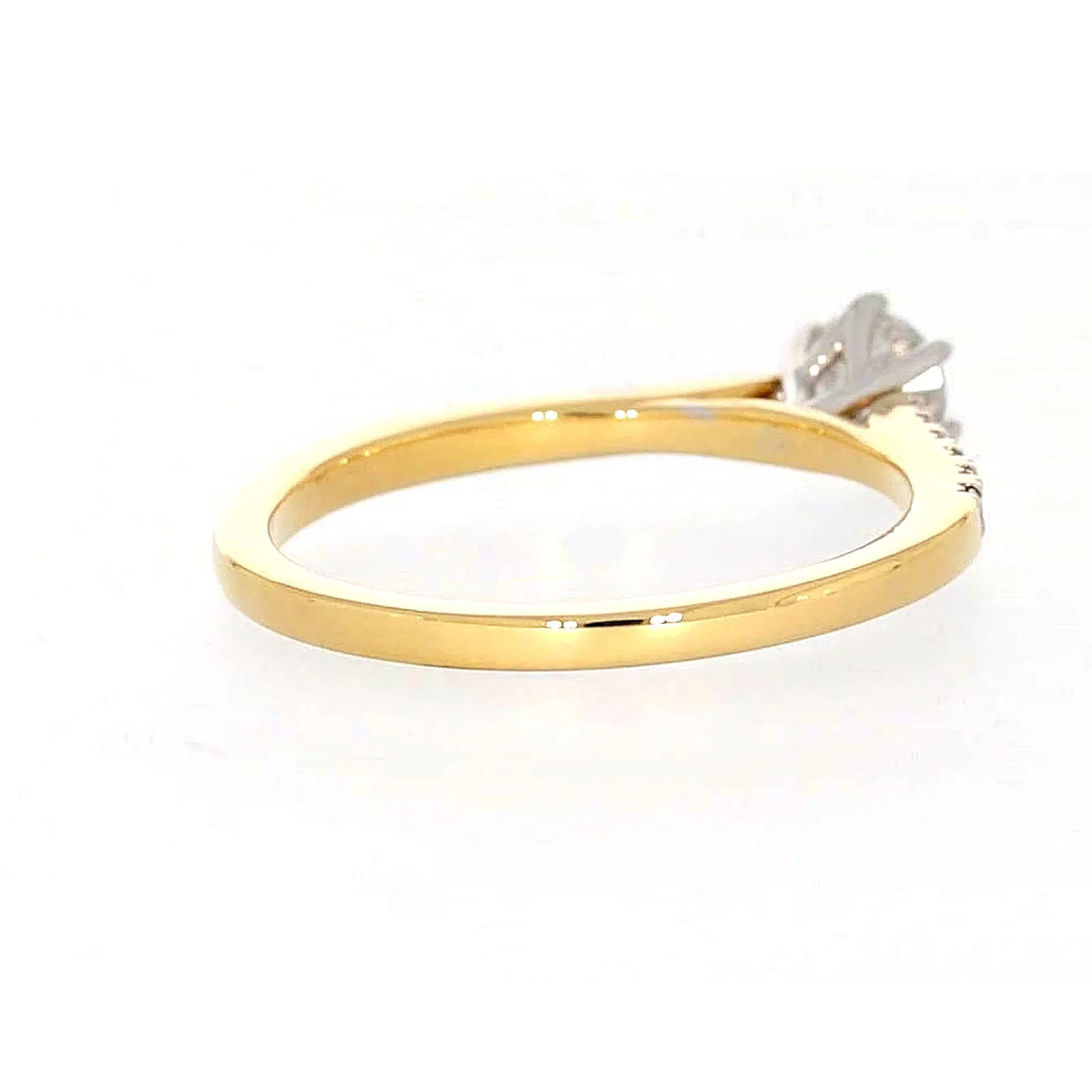 18ct Two Tone Gold Round Brilliant Cut with 0.70 CARAT tw of Diamonds Ring