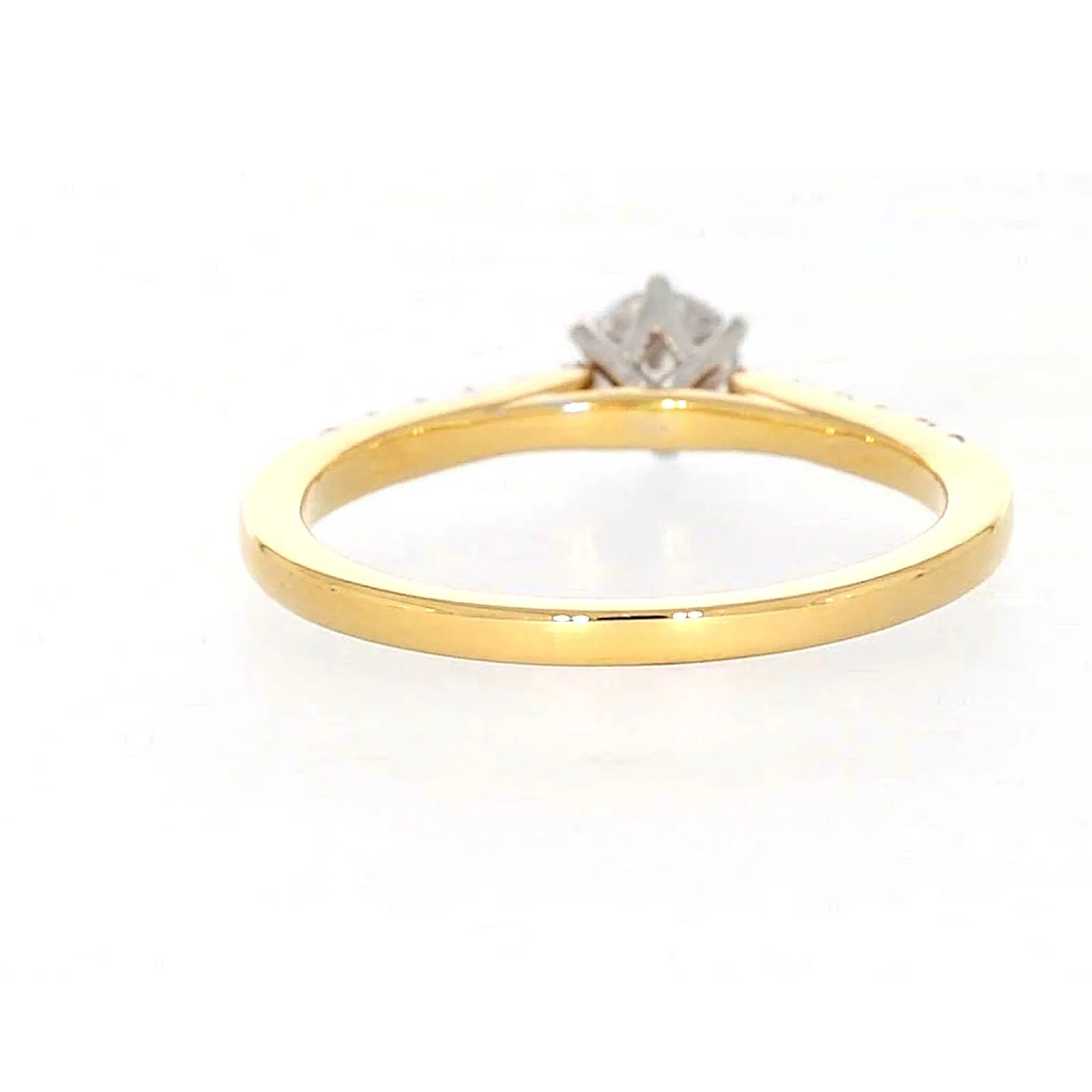 18ct Two Tone Gold Round Brilliant Cut with 0.70 CARAT tw of Diamonds Ring