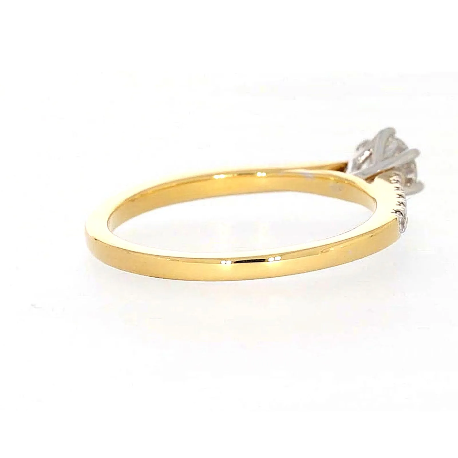 18ct Two Tone Gold Round Brilliant Cut with 0.70 CARAT tw of Diamonds Ring