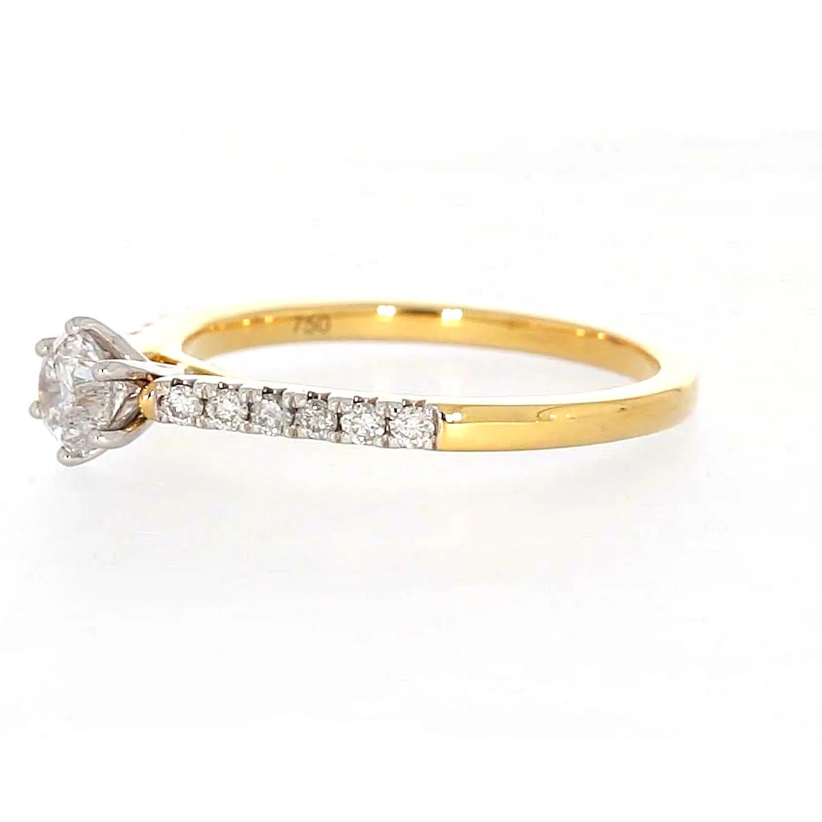 18ct Two Tone Gold Round Brilliant Cut with 0.70 CARAT tw of Diamonds Ring