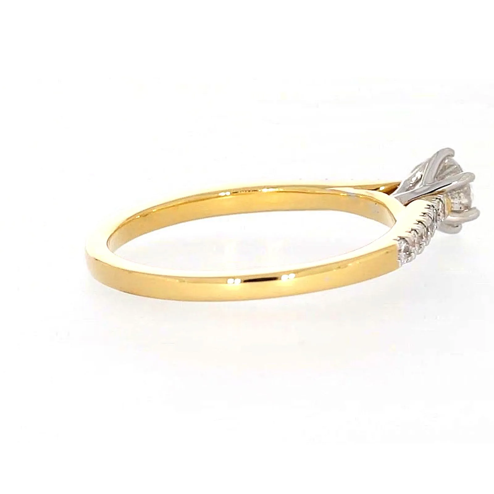 18ct Two Tone Gold Round Brilliant Cut with 0.70 CARAT tw of Diamonds Ring