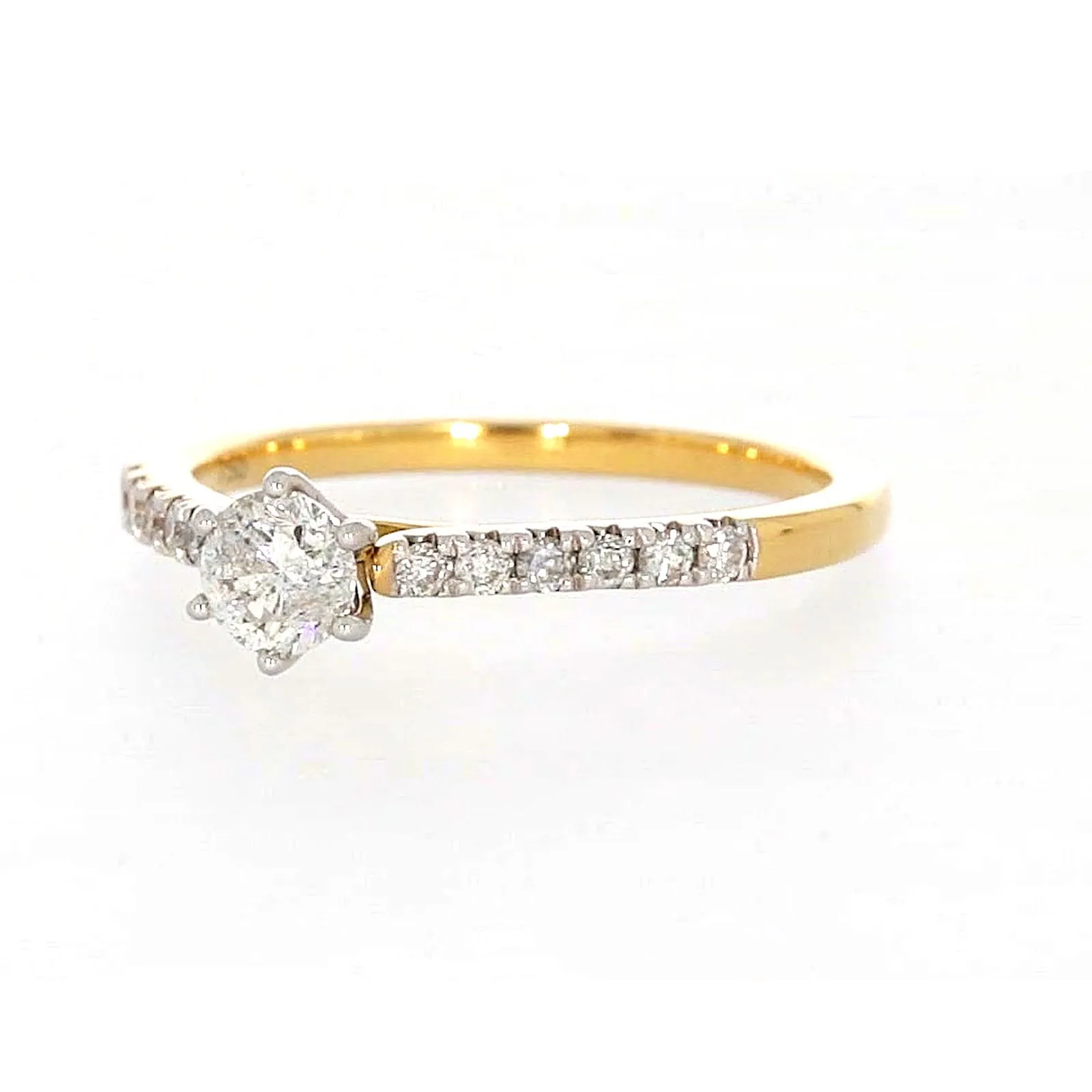 18ct Two Tone Gold Round Brilliant Cut with 0.70 CARAT tw of Diamonds Ring