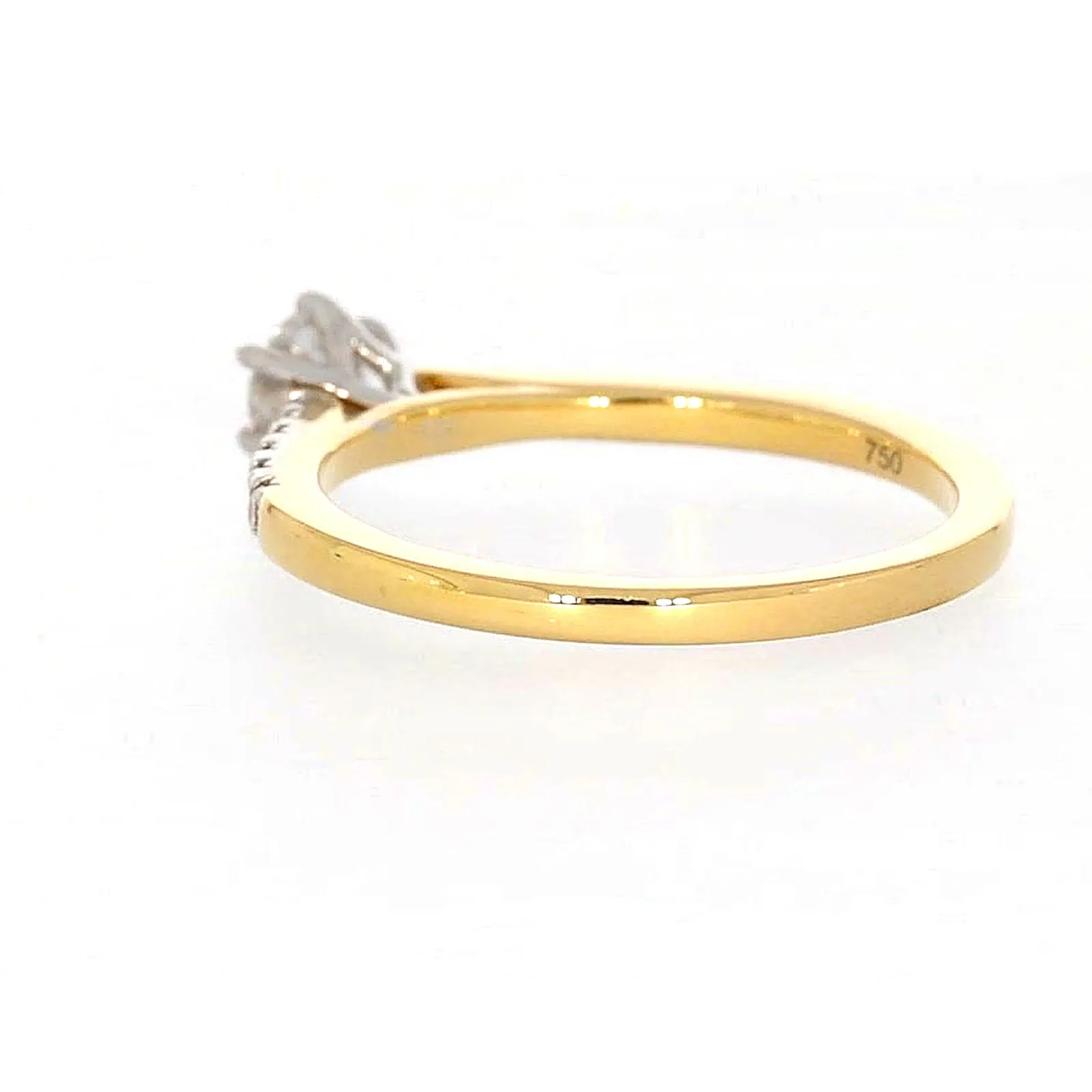 18ct Two Tone Gold Round Brilliant Cut with 0.70 CARAT tw of Diamonds Ring