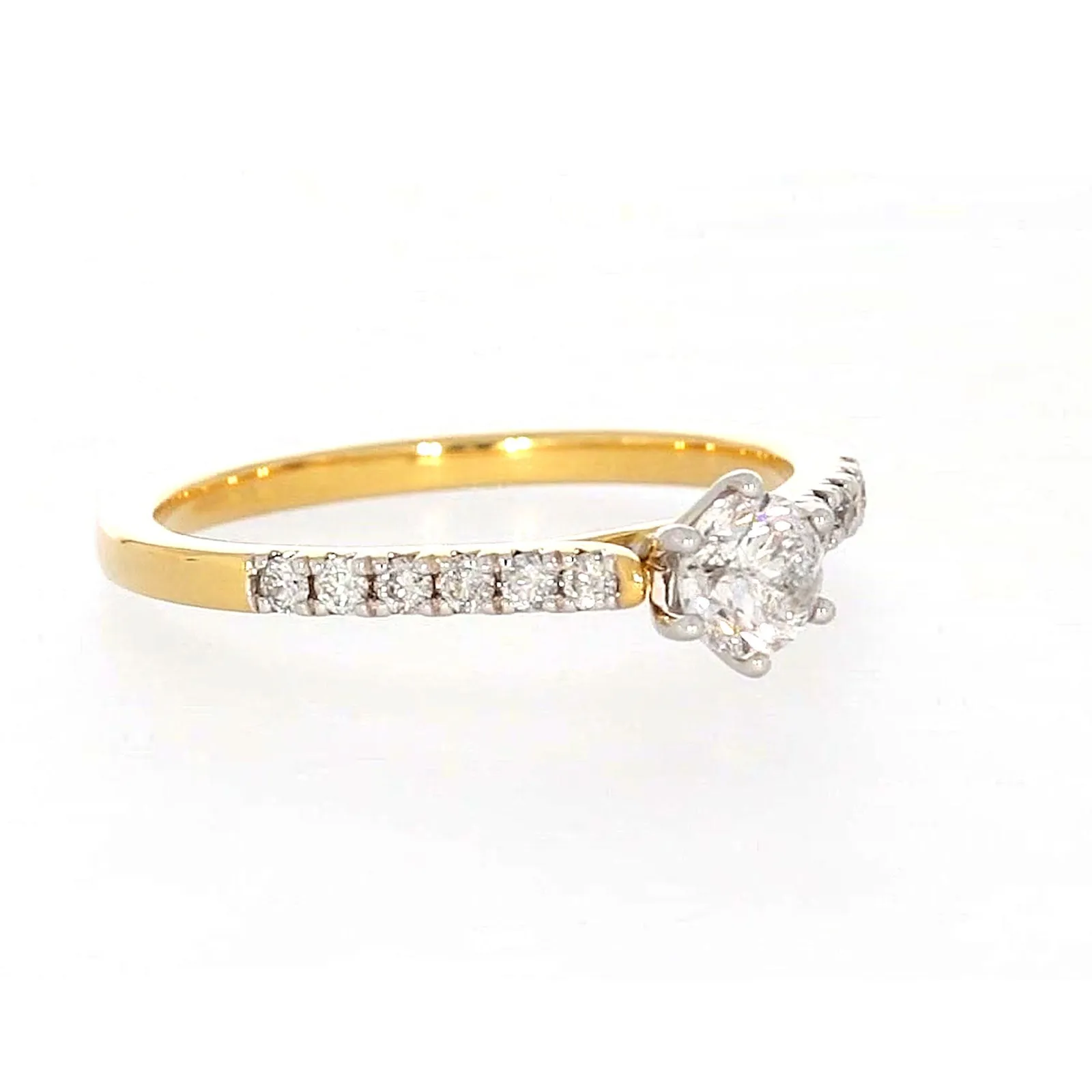 18ct Two Tone Gold Round Brilliant Cut with 0.70 CARAT tw of Diamonds Ring