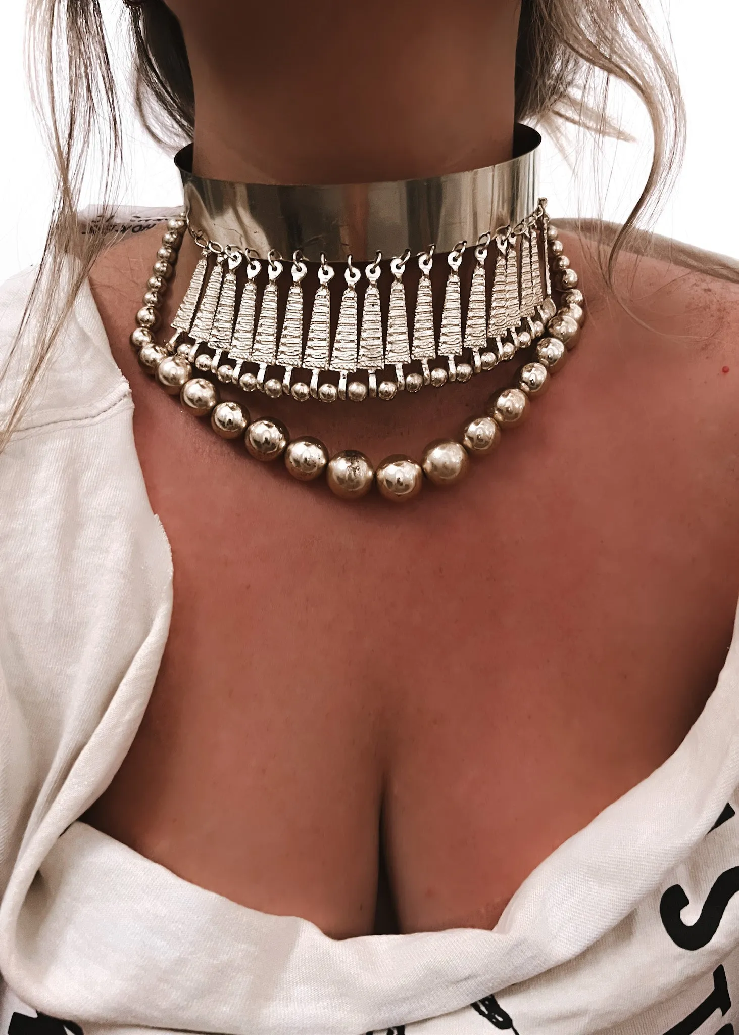 DRASTIC STATEMENT CHOKER NECKLACE