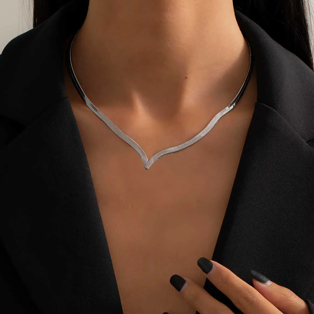 Minimalist Sweetheart Chain Necklace