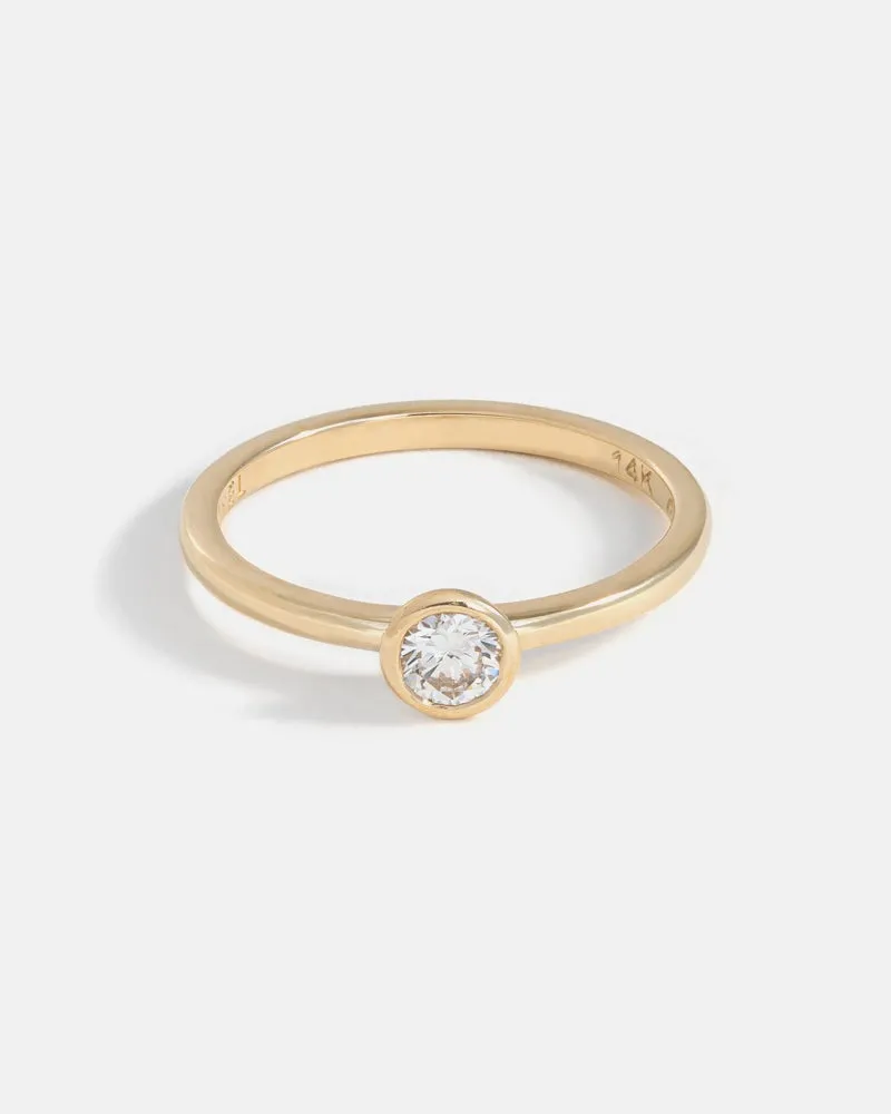 Origines Solitaire Ring in 14k Fairmined Gold with lab grown Diamond